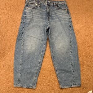 American Eagle Outfitters Women's Light Blue Relaxed Jeans
